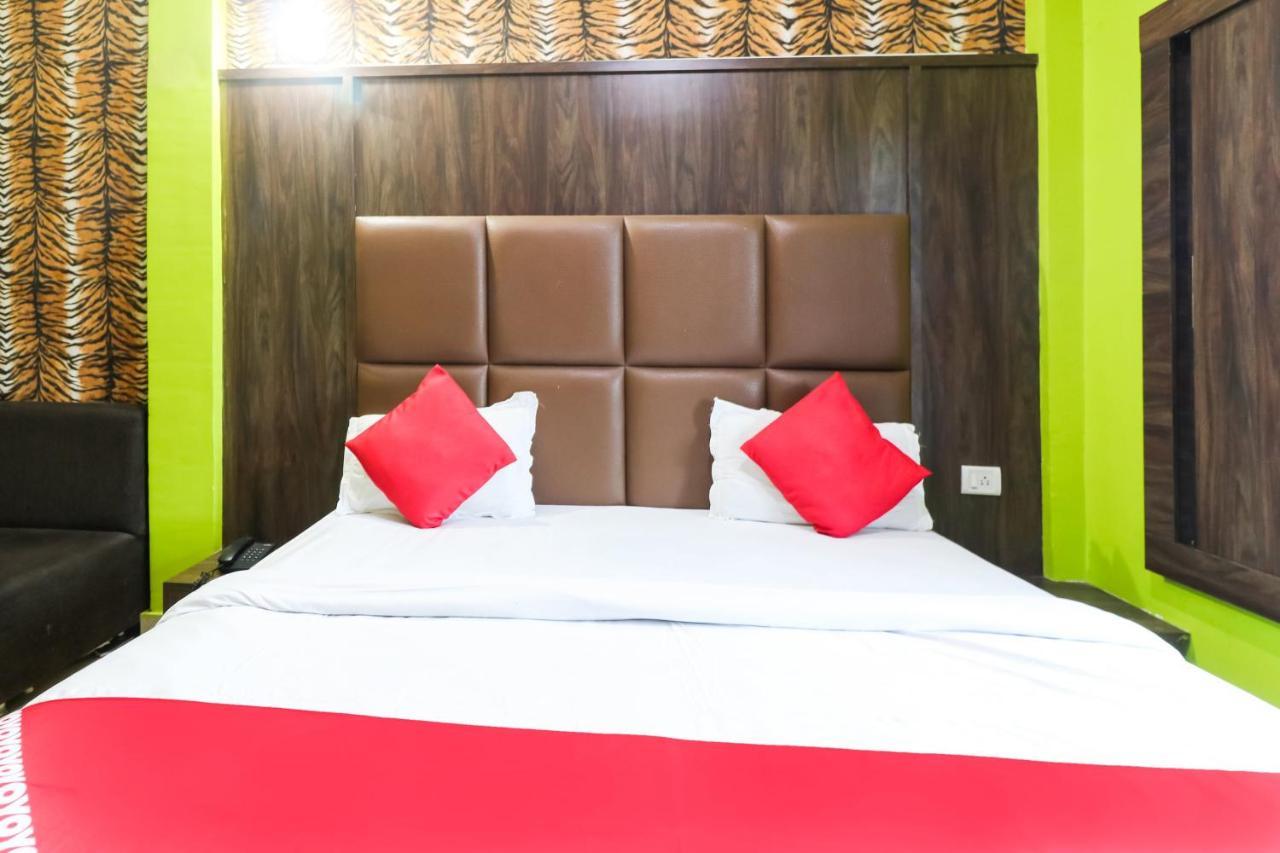 Oyo 6908 Hotel Royal City Azamgarh Exterior photo