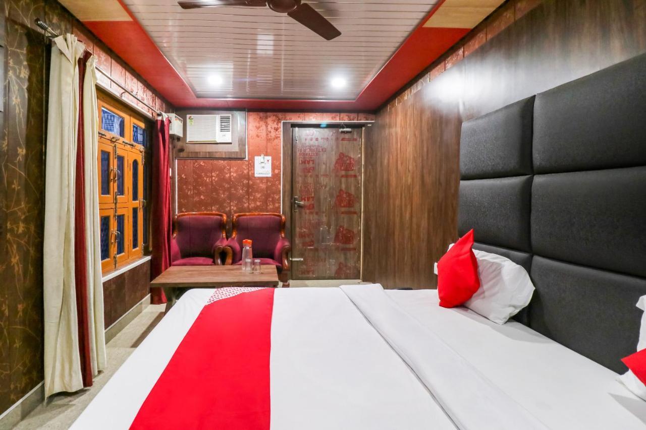Oyo 6908 Hotel Royal City Azamgarh Room photo