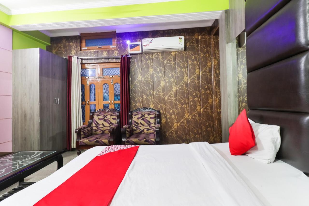 Oyo 6908 Hotel Royal City Azamgarh Room photo