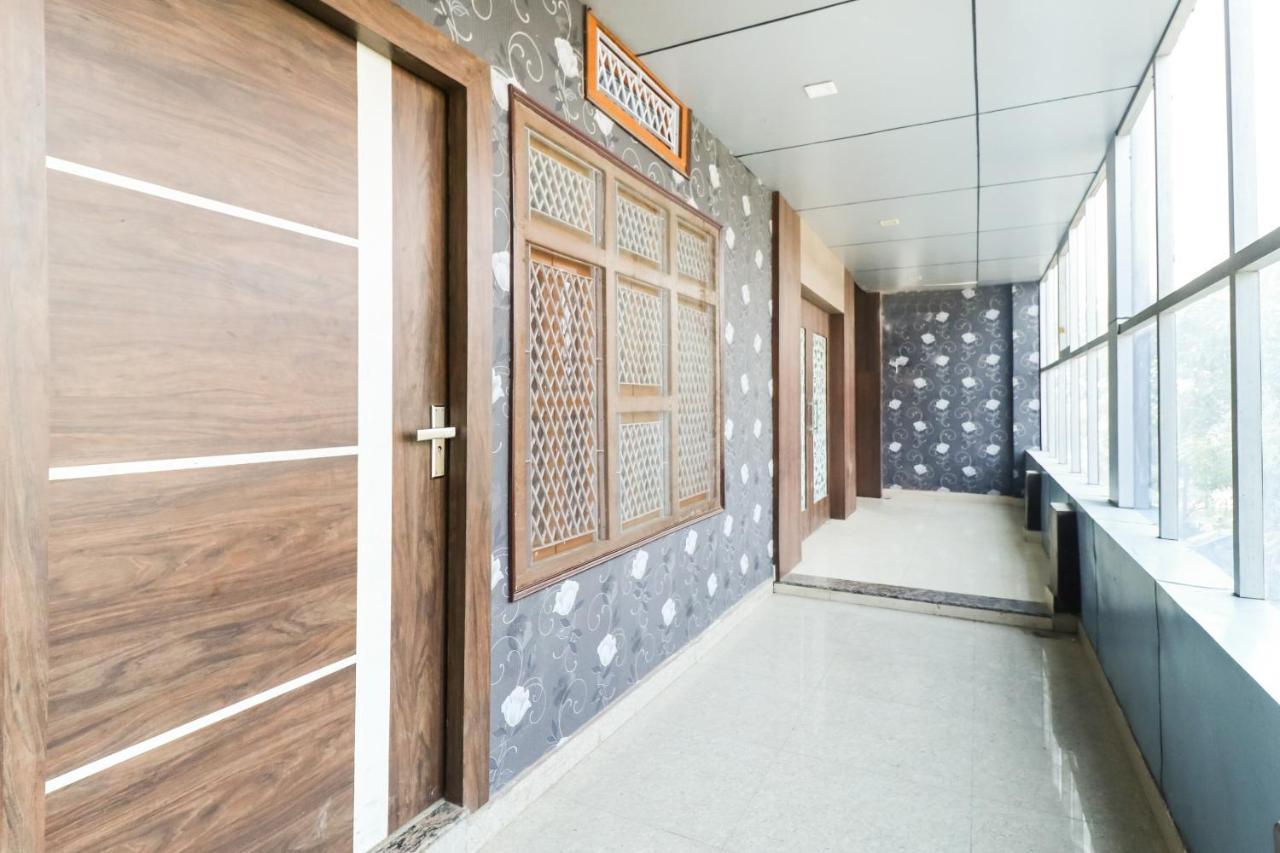 Oyo 6908 Hotel Royal City Azamgarh Exterior photo